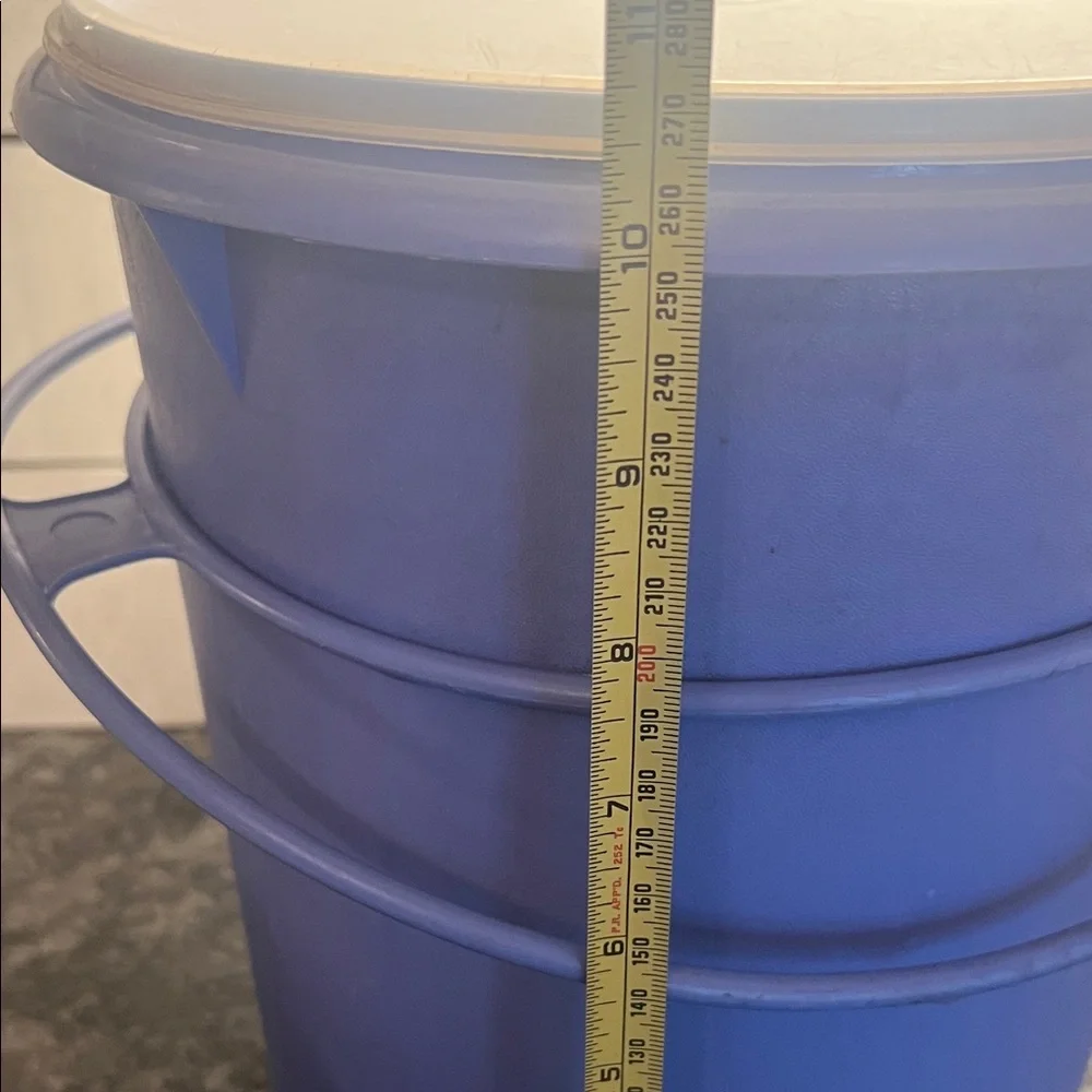 RARE Periwinkle Blue Plastic Bucket with Lid by Tupperware. Handle too!!